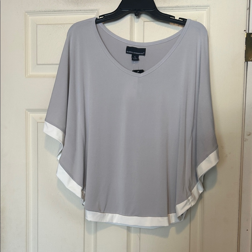 Isabella Rodriguez Gray and White Batwing Top Size Large